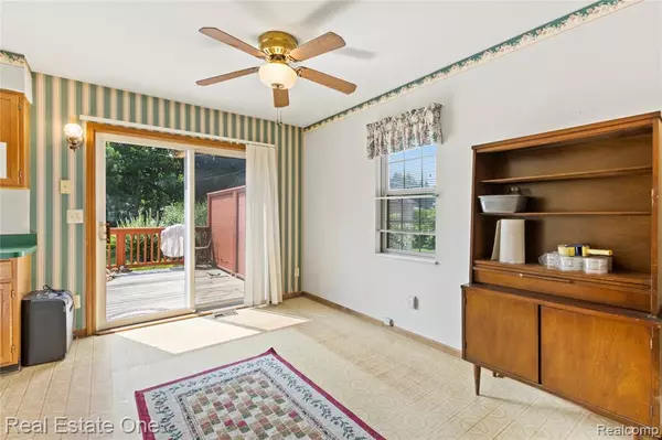 Dearborn Heights, MI 48127,5955 BEECH DALY RD