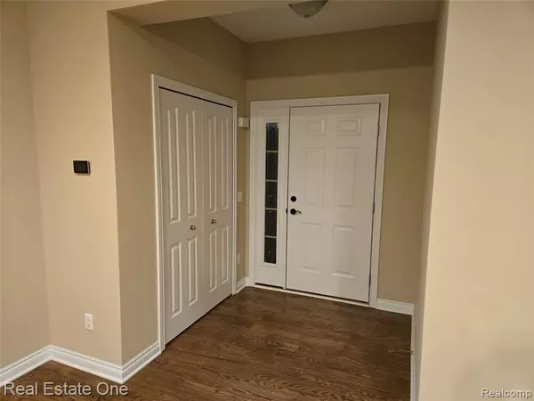 Troy, MI 48083,1131 WOODSLEE Drive