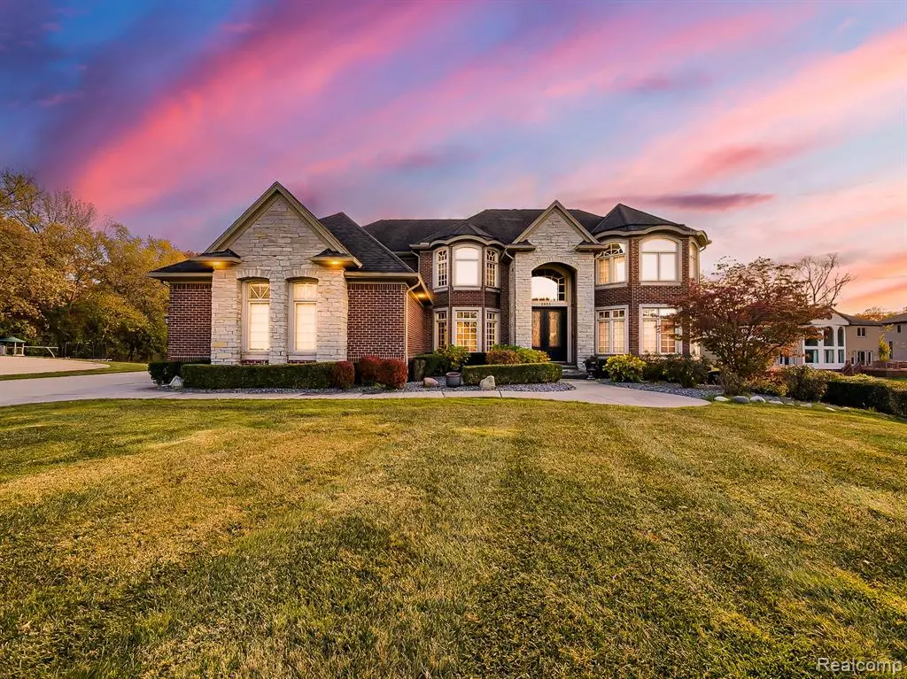 Troy, MI 48098,2953 Squire Court