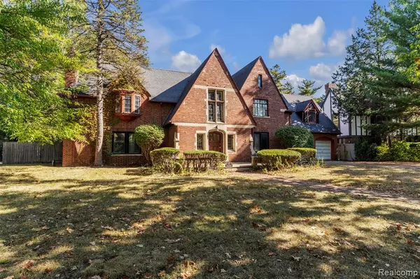 Detroit, MI 48221,19160 Canterbury Road