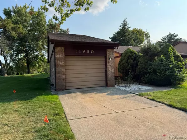 Warren, MI 48093,11960 E Fort Lauderdale Street