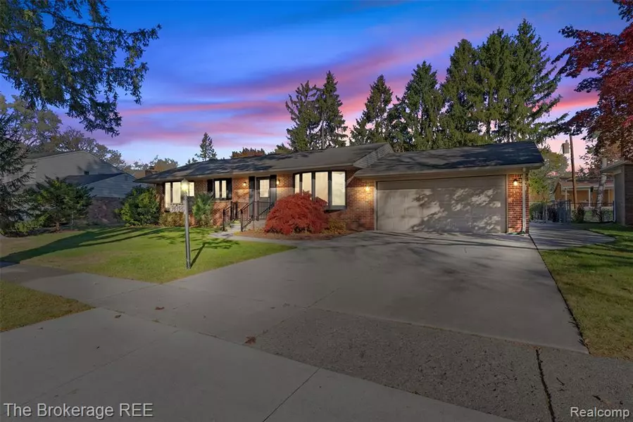 34356 Burton Lane, Livonia, MI 48154