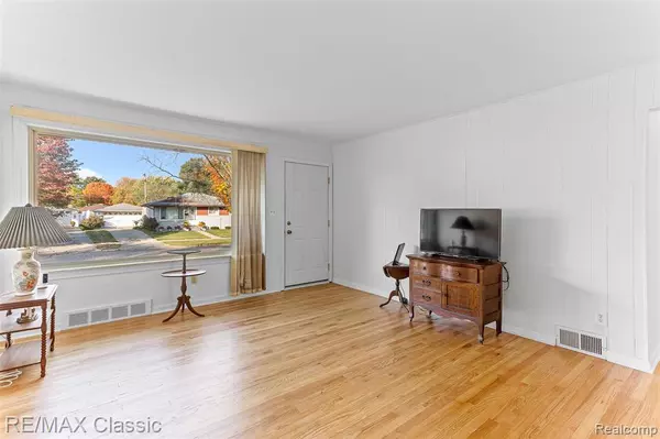 Wayne, MI 48184,3819 Garfield Street