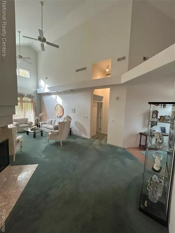 Livonia, MI 48152,38153 S Vista Drive