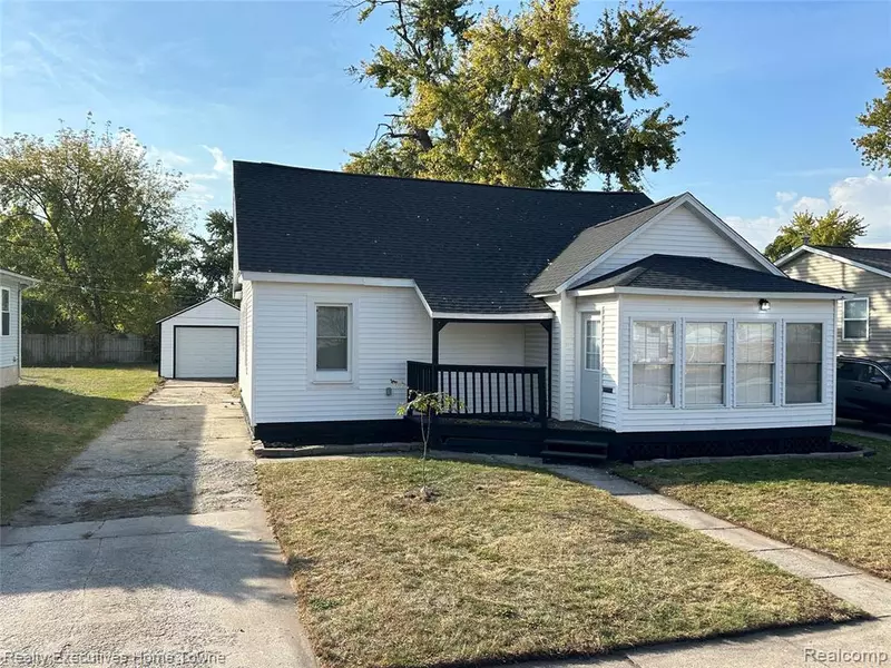 2702 Vanness Street, Port Huron, MI 48060