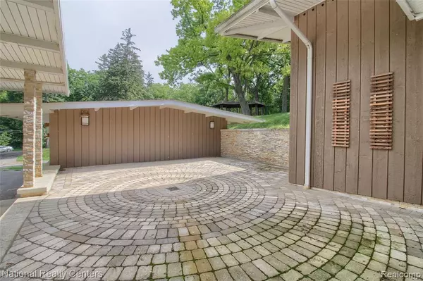 Ann Arbor, MI 48105,341 Corrie Road