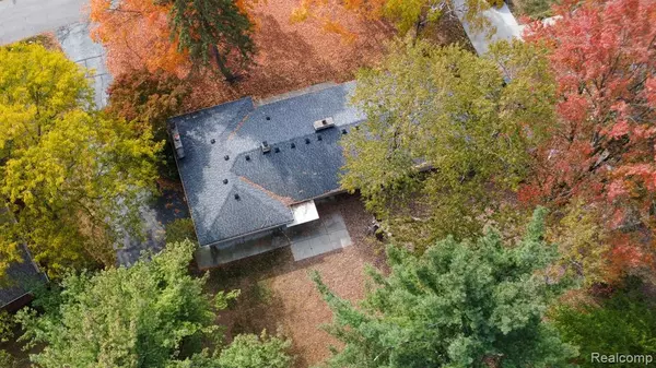 Bloomfield Hills, MI 48304,851 Helston Road