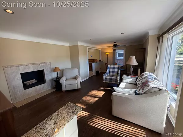 Saint Clair Shores, MI 48080,21751 Edmunton Street