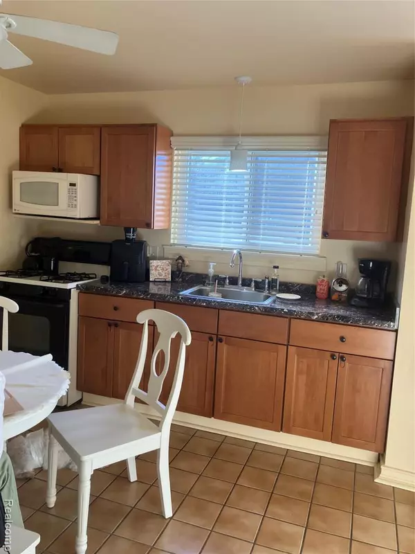 Roseville, MI 48066,20731 Washington Street