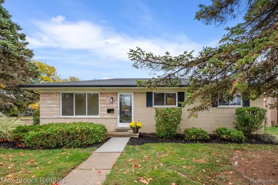 13386 Winona Drive, Sterling Heights, MI 48312