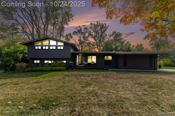 29849 Sugar Spring Road, Farmington Hills, MI 48334