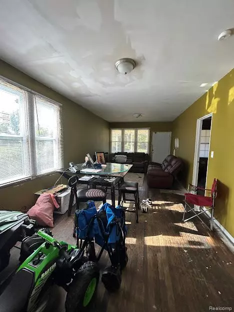 Detroit, MI 48213,5832 Garland Street