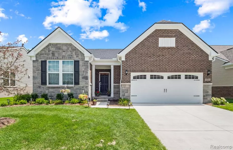 5643 Lewiston Road, Canton, MI 48188