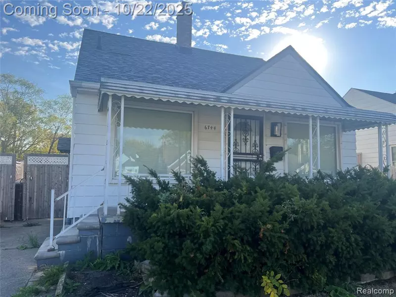 6744 Artesian Street, Detroit, MI 48228