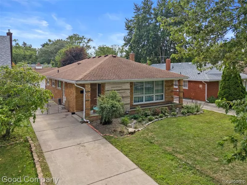 20428 Lennon Street, Harper Woods, MI 48225