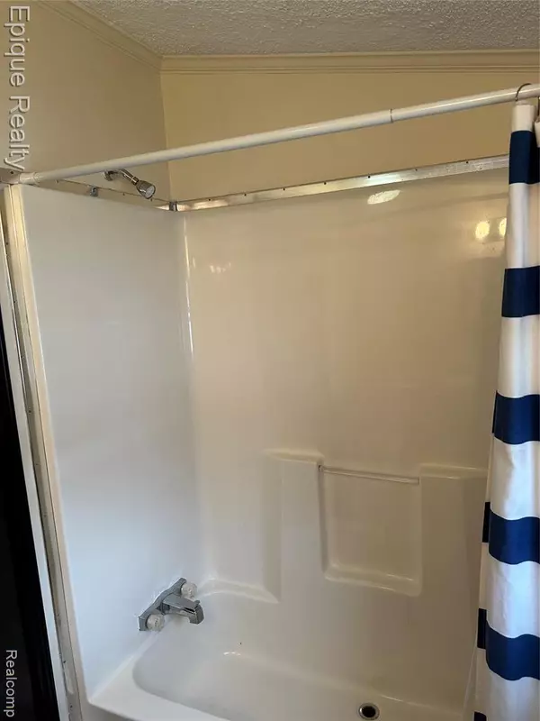 Flint, MI 48506,254 Green Valley Road