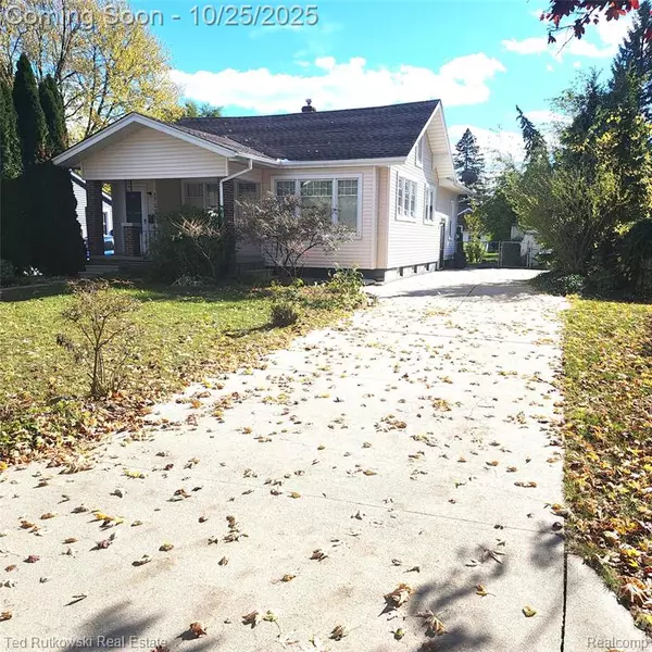 1720 Gillett Street, Port Huron, MI 48060