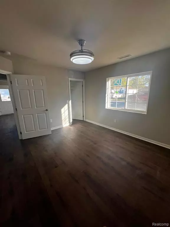 Eastpointe, MI 48021,21811 Elmwood Avenue