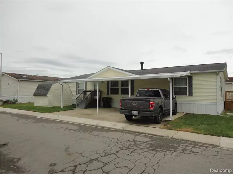 25182 Frontier Circle, Flat Rock, MI 48134