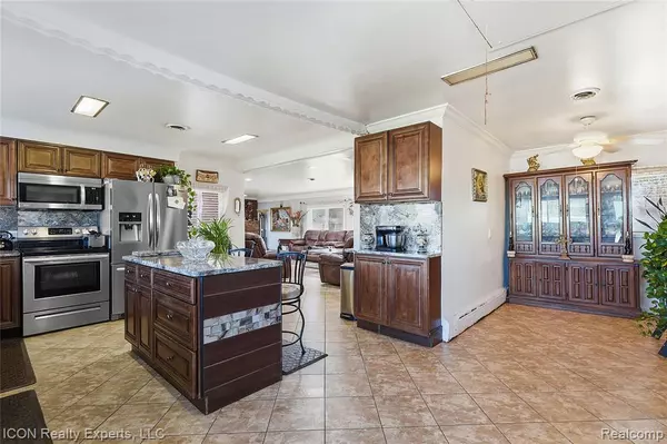 Sterling Heights, MI 48310,5072 15 Mile Road