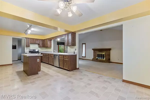 Macomb, MI 48044,16089 Cambell Drive