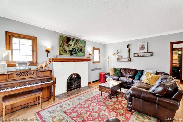 Farmington, MI 48336,22627 Brookdale Street