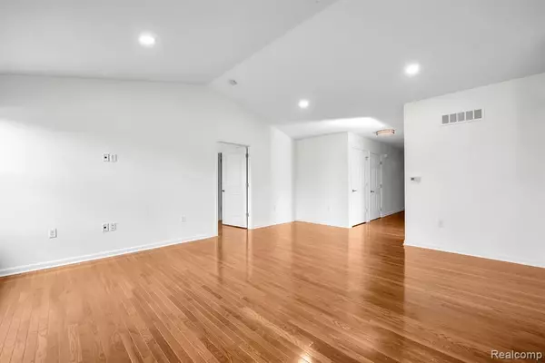 Shelby Twp, MI 48317,7223 N CENTRAL Park