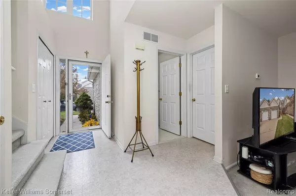 Wixom, MI 48393,882 Natures Cove Court