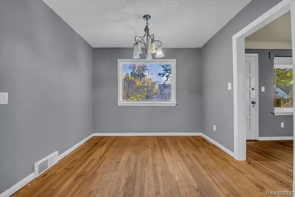 Detroit, MI 48228,7766 Clayburn Street