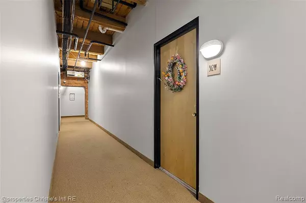 Detroit, MI 48207,6533 E Jefferson Avenue