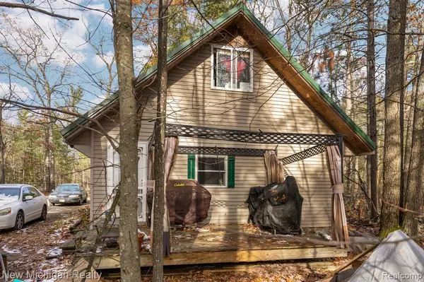 Lewiston, MI 49756,5987 Hillside Drive