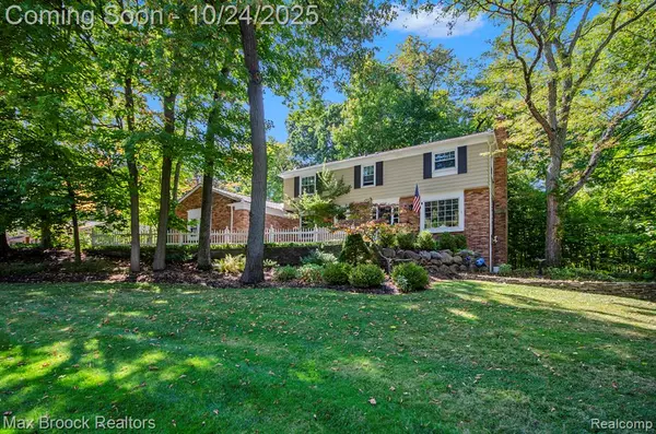 Beverly Hills, MI 48025,32533 Robinhood Drive