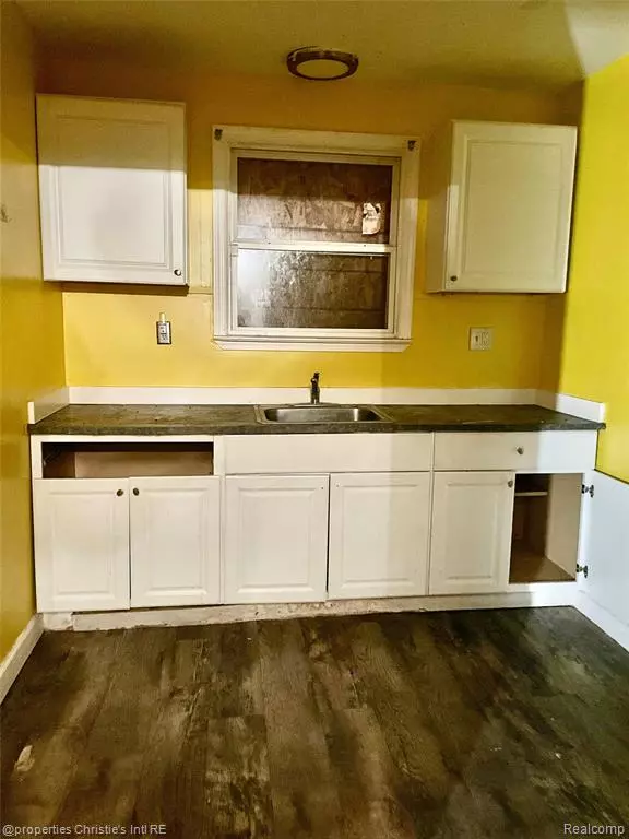 Detroit, MI 48224,9899 Balfour Road