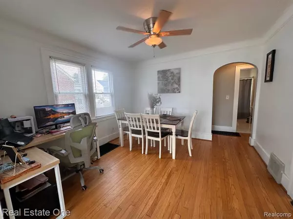 Royal Oak, MI 48073,122 W Houstonia Avenue
