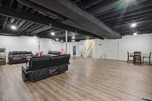 Troy, MI 48083,1843 KIRKTON Drive