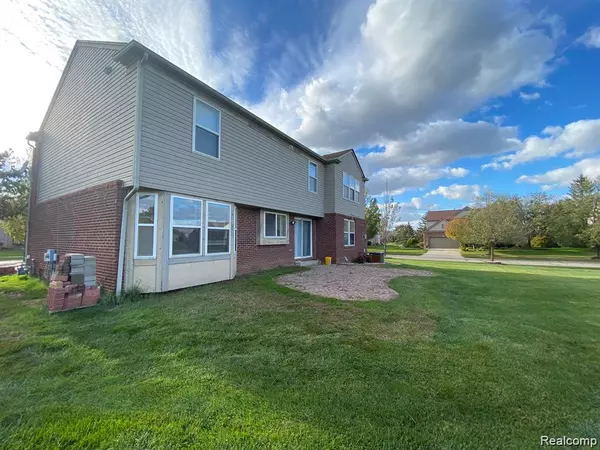Canton, MI 48188,4762 Sherwood Circle