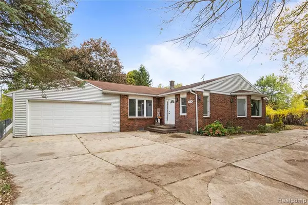 Commerce Twp, MI 48390,2124 Welch Road