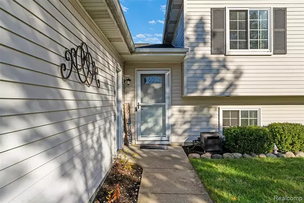 Pinckney, MI 48169,105 Turtle Trace