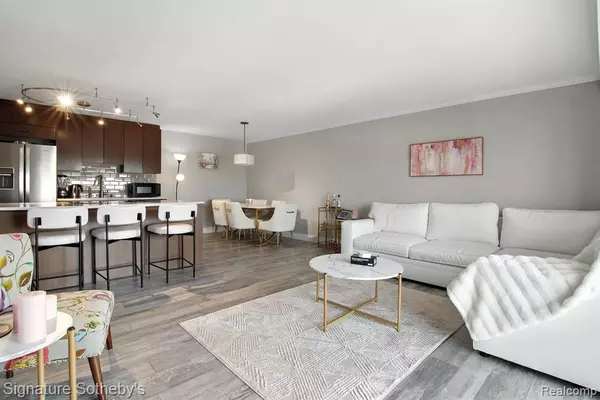 Birmingham, MI 48009,411 S Old Woodward Avenue