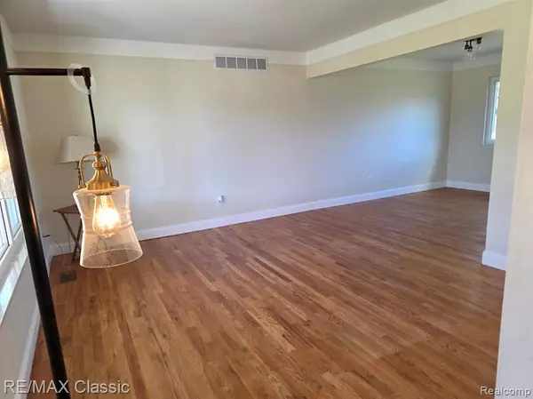 Sterling Heights, MI 48310,33288 Viceroy Drive