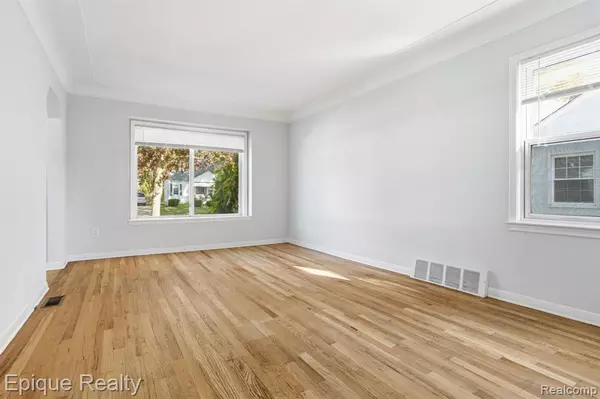 Mount Clemens, MI 48043,33 Canfield Drive