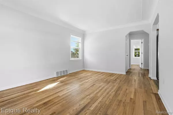 Mount Clemens, MI 48043,33 Canfield Drive