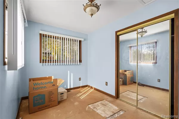 West Bloomfield, MI 48324,6675 Langtoft Street