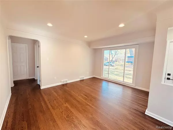 Redford, MI 48239,11375 Wormer