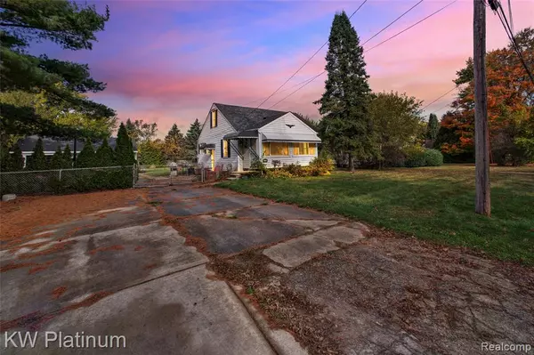49171 Fuller Road, Chesterfield, MI
