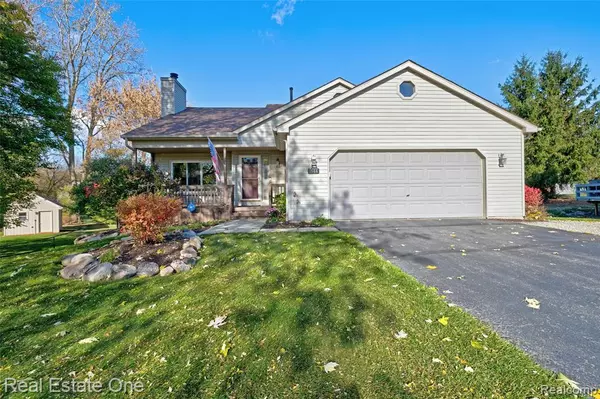 1844 Chesapeake Court, Oxford, MI 48371