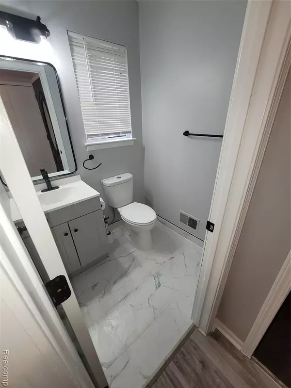 Troy, MI 48098,5858 Niles Drive