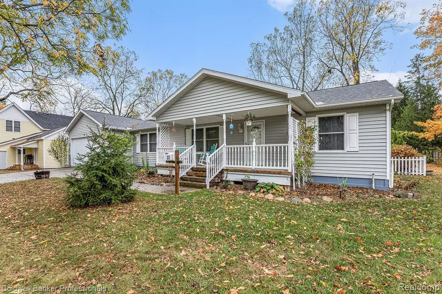 33 Union Street, Lapeer, MI 48446