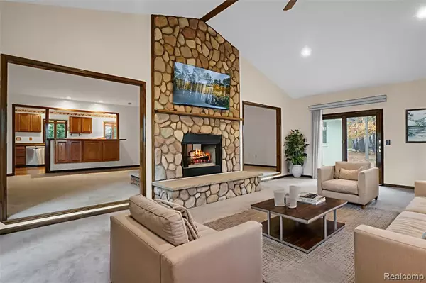 Commerce Twp, MI 48382,1431 E Commerce Road