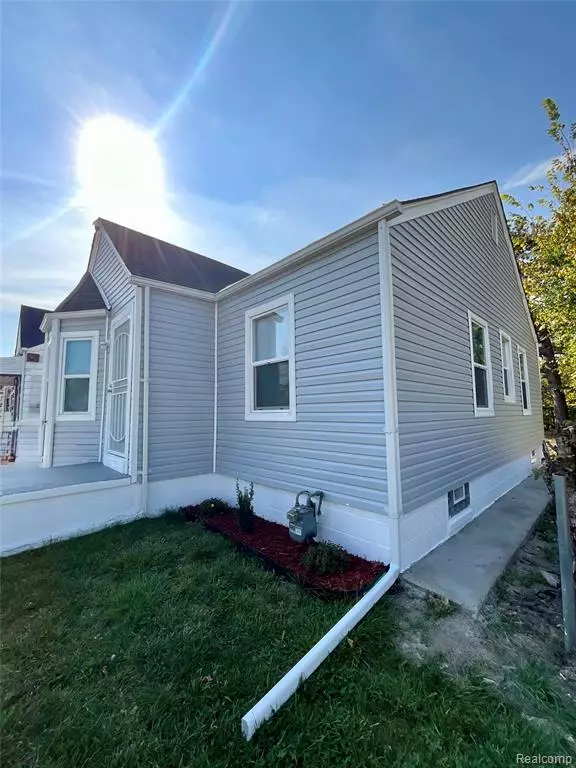 Detroit, MI 48228,9163 Winthrop Street